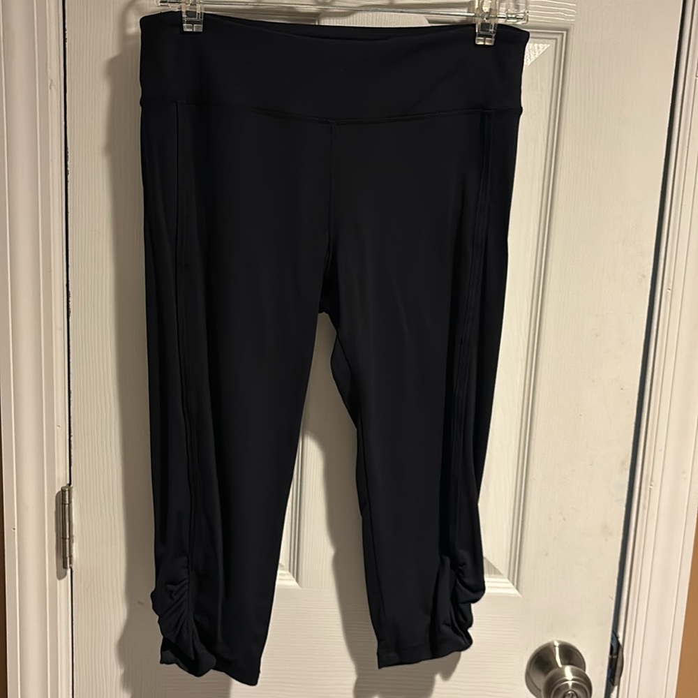 Black Cropped Leggings